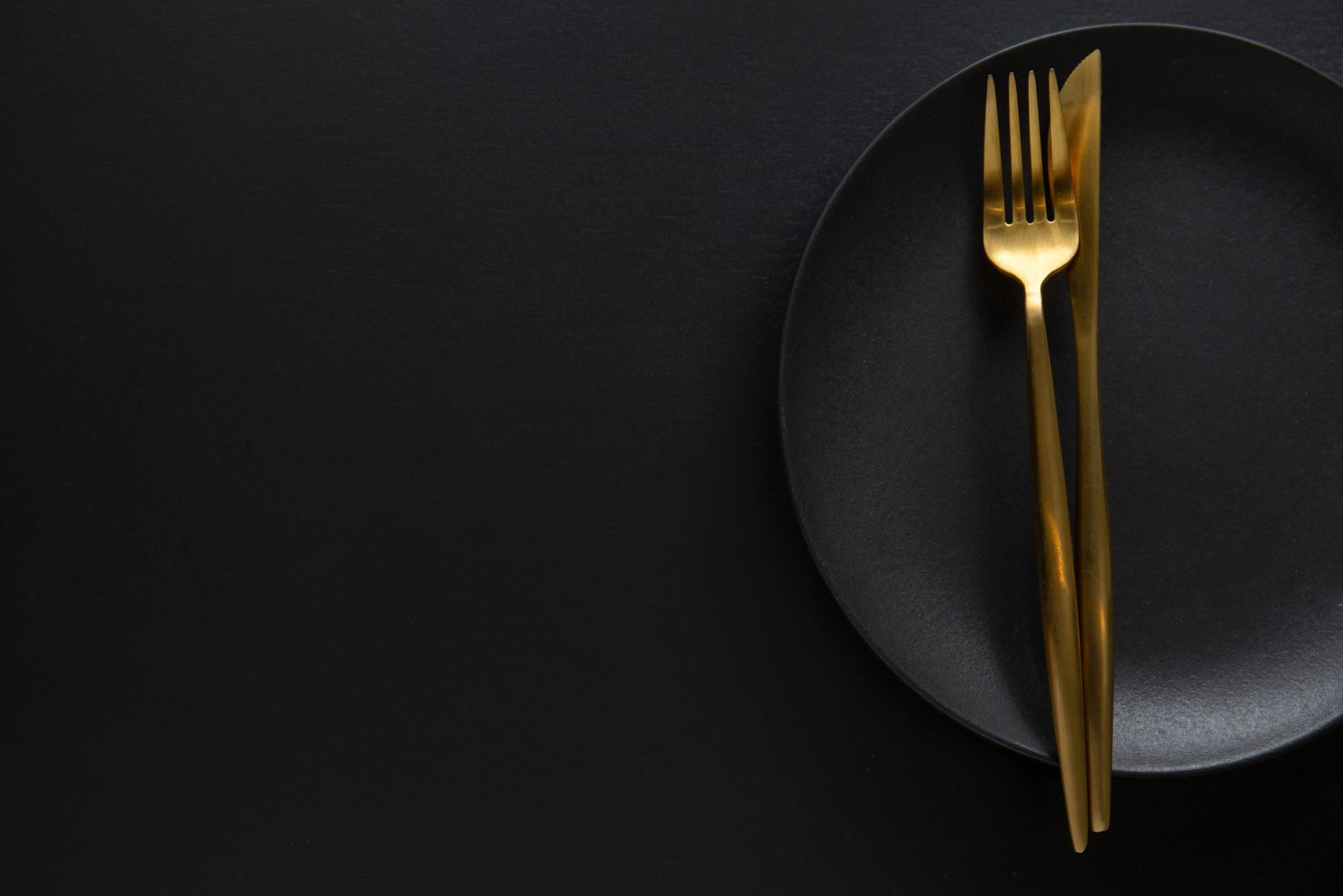 Saat Bulan Puasa, Makan Malam Paling Lambat Jam Berapa?
