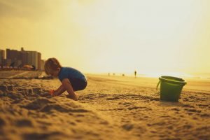 5 Manfaat Bermain dengan Pasir untuk Anak-anak